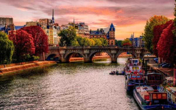 Comédie Française Hécube, pas Hécube tiago Rodrigues