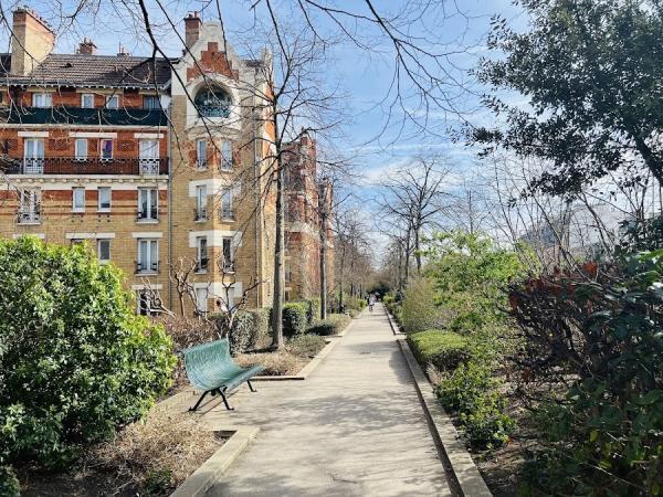 Grande promenade de la Coulée Verte aux Arènes