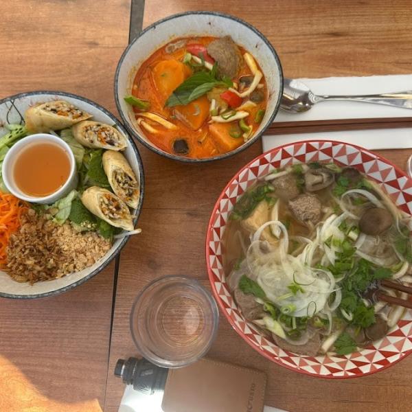 Dîner chez Bêp Viêt - restaurant végétarien vietnamien - un samedi soir à 19:00