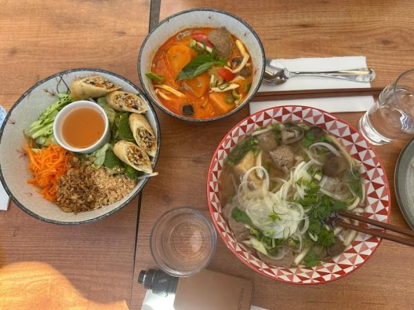 Dîner chez Bêp Viêt - restaurant végétarien vietnamien - un samedi soir à 19:00