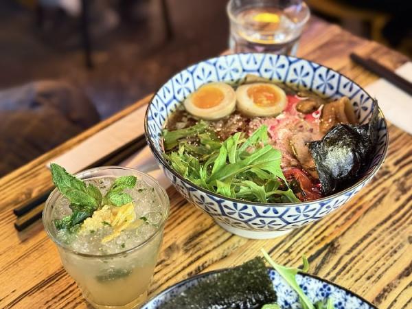Dîner chez "Kodawari Ramen Yokochō" - un samedi soir à 19:00