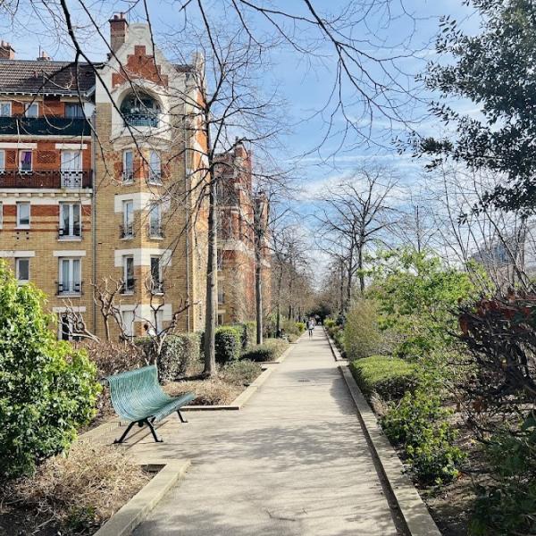 Balade le long de la coulée verte René-Dumont à Paris - un dimanche après-midi départ à 15:30
