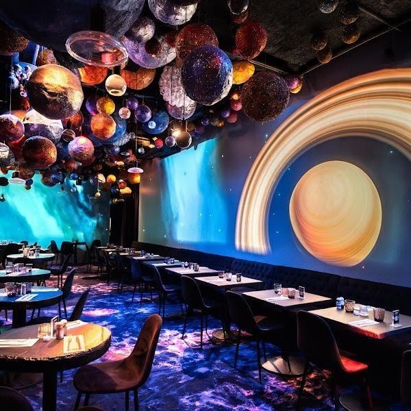 Restaurant immersif, insolite La Galaxie : Stellar Restaurant. Entre HPI.