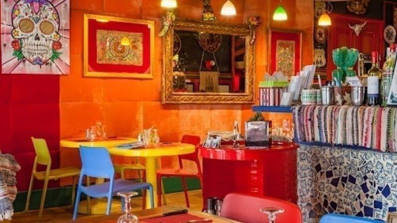 Colourful tables in a restaurant in Vincennes