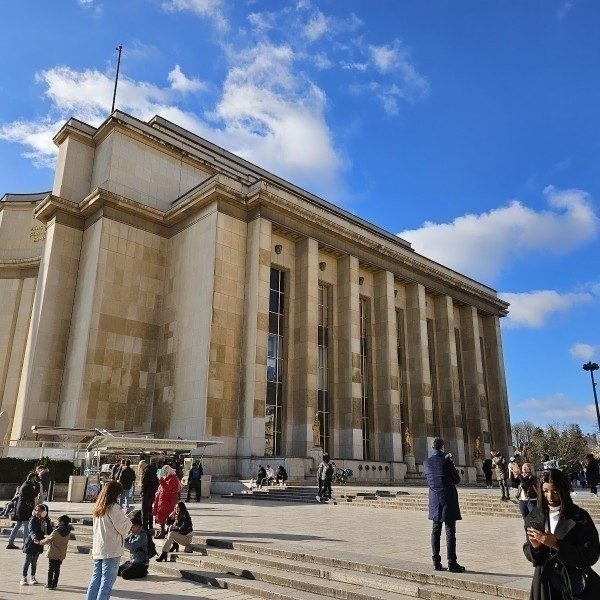 Nocturne intellectuelle et conviviale à l'espace salon des adhérents du Musée National de la Marine (Paris) - Gratuit